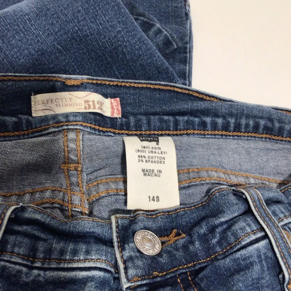 Levi’s Perfectly Slimming Bootcut Jeans Women’s 512 Size 14S - Picture 3 of 12